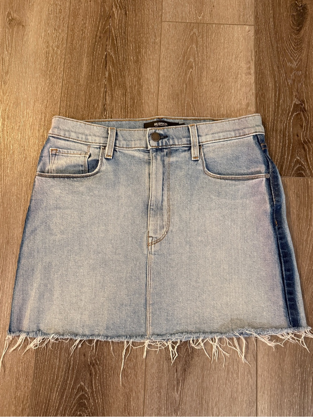 Hudson Light Wash Viber Mini Denim Skirt Frayed Size 27